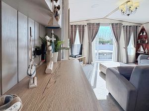 Photo 17- click for photo gallery